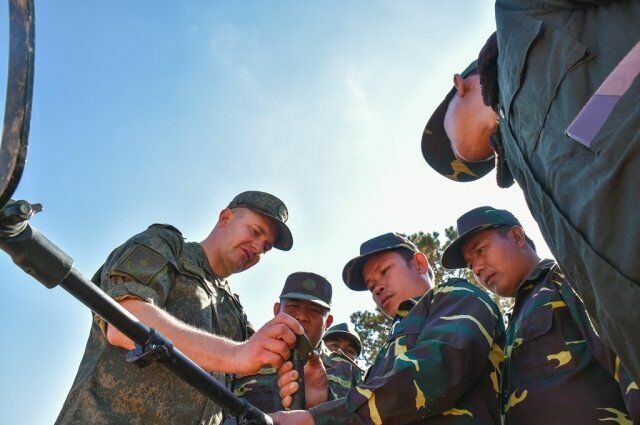 Военные России и Лаоса разгромили условных террористов на совместных учениях