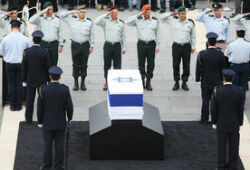 Бывший премьер Израиля будет похоронен 13 января на семейной ферме