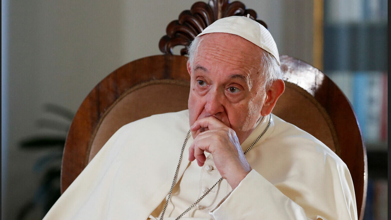 Папа Римский заявил, что гомосексуальность – грех, но не преступление