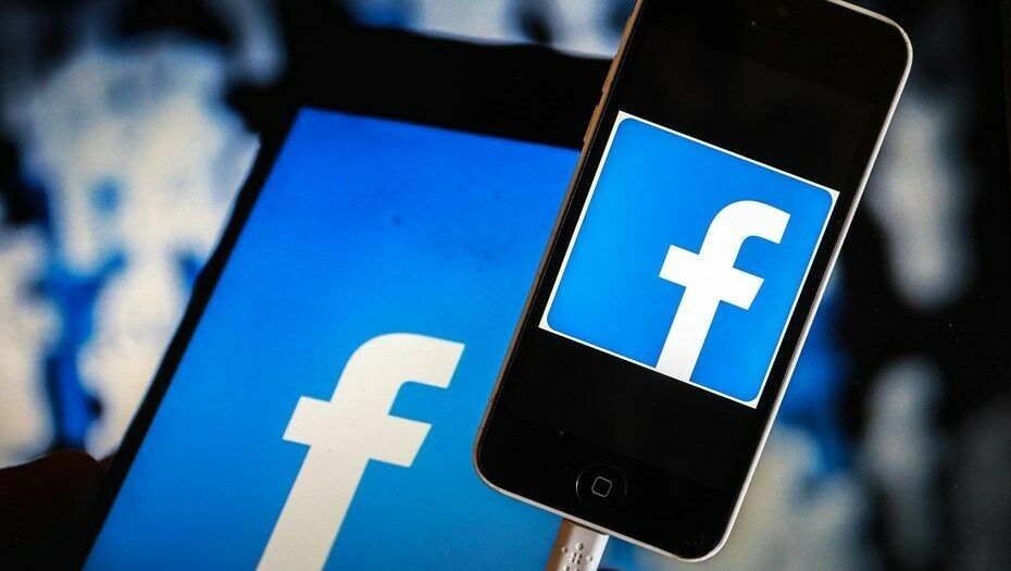 От Facebook требуют удалить изображение свастики на фоне флага РФ
