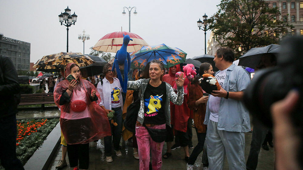 "Марш матерей" в центре Москвы собрал несколько сотен участников