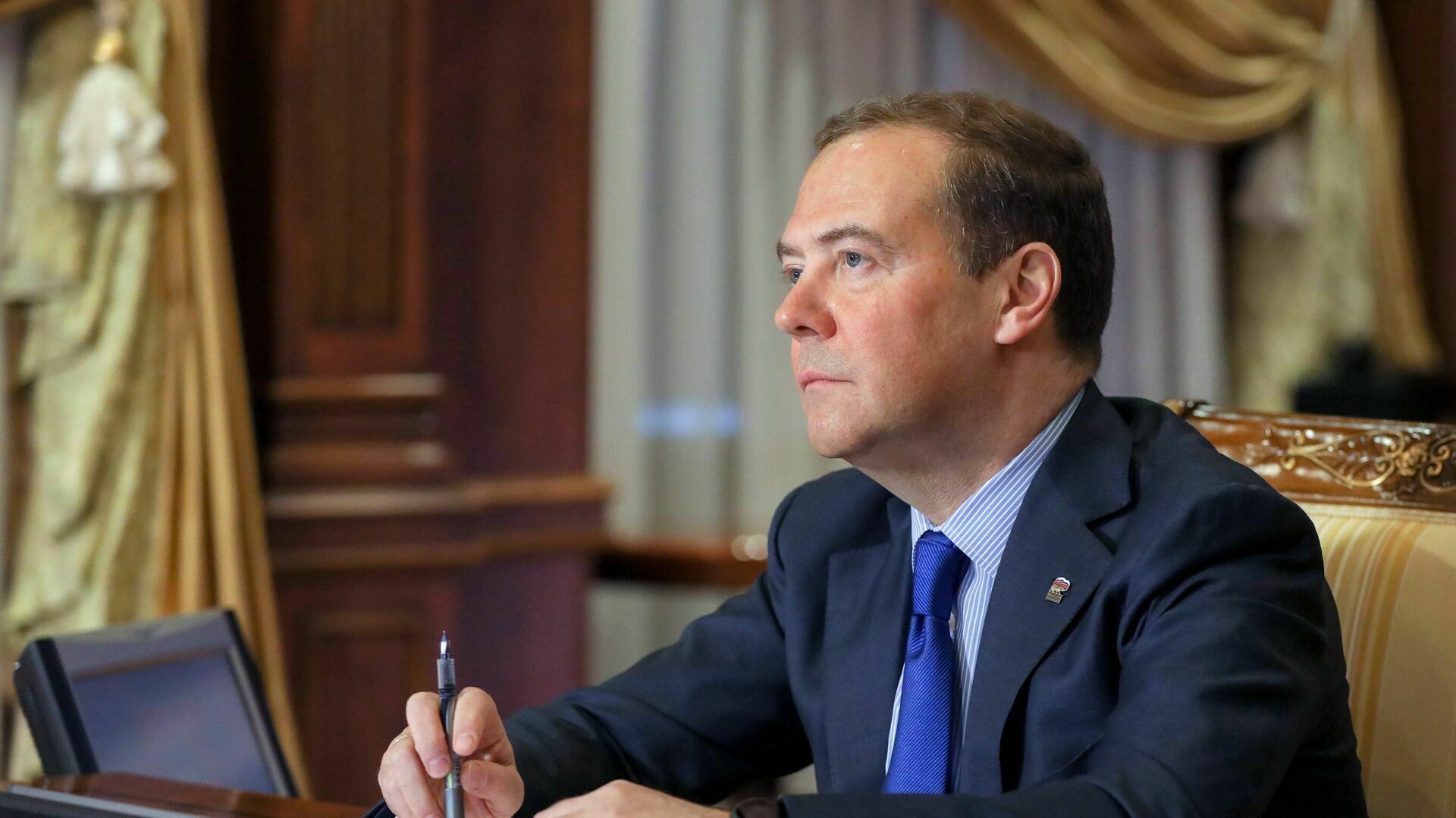 Владимир Путин назначил Дмитрия Медведева главой комиссии Совбеза по IT-суверенитету