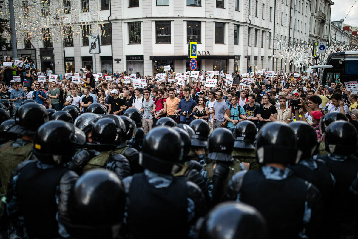 Московская полиция решила отсудить у оппозиции 18 млн рублей