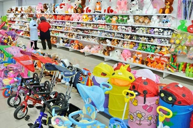 Исследование: россияне сократили траты на товары для детей