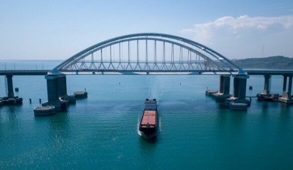 Financial Times: Крымский мост подрывает экономику Украины