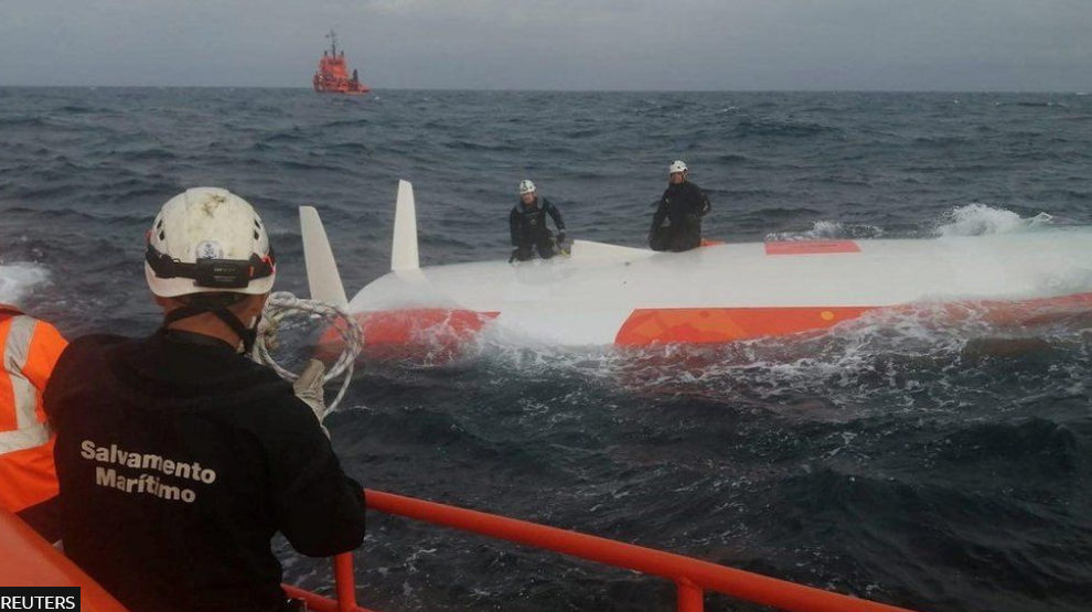 Яхтсмен просидел в воздушном пузыре внутри перевернувшегося судна 16 часов и выжил