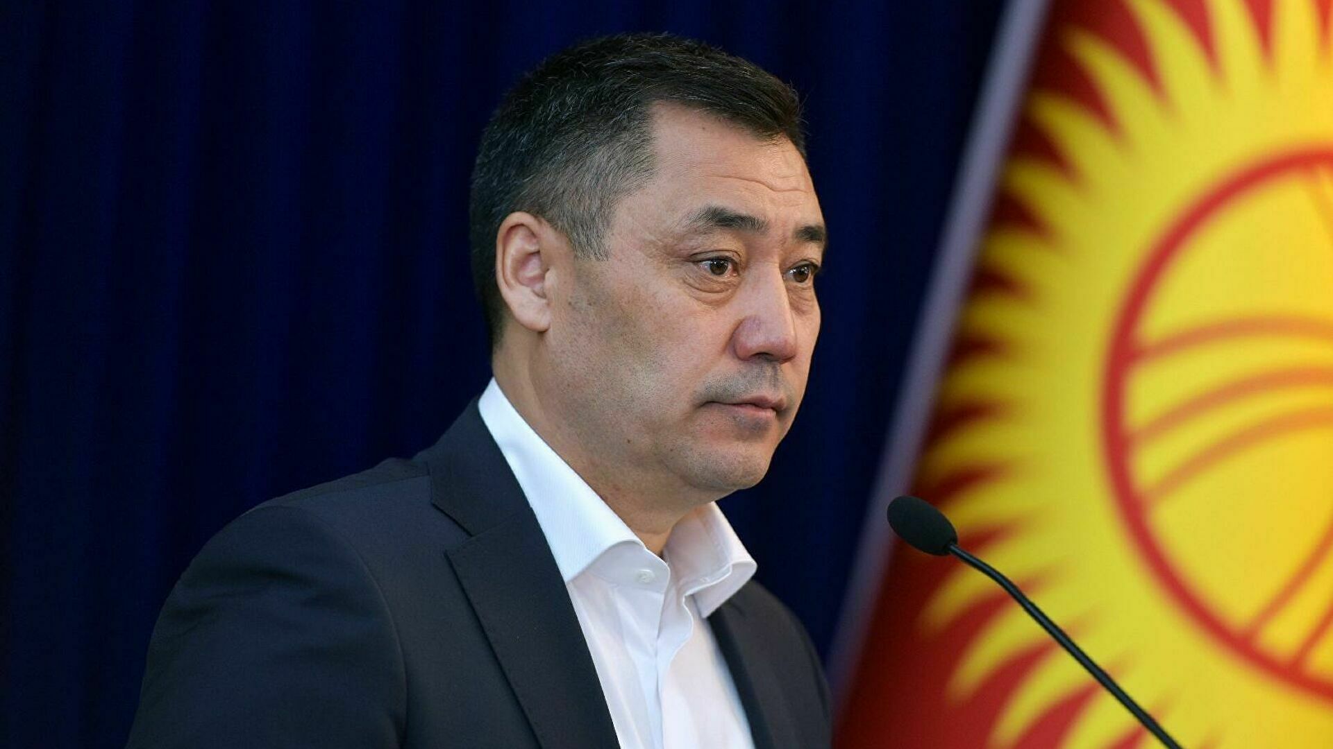 Глава Киргизии одобрил лечение ковида иссык-кульским корнем