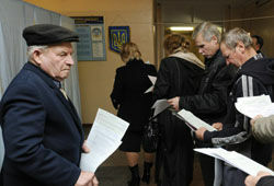 На выборах в Украине умерли три избирателя и кандидат