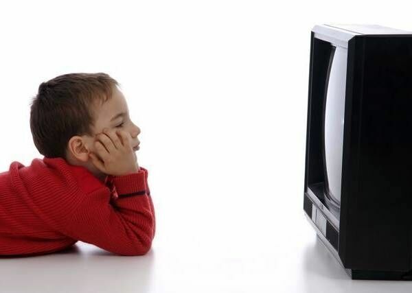 Телевизор губит творческие способности детей - ученые