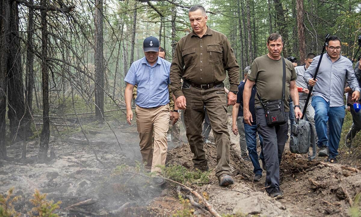 Вице-премьер Трутнев потребовал создать пожарозащитные полосы вокруг поселений
