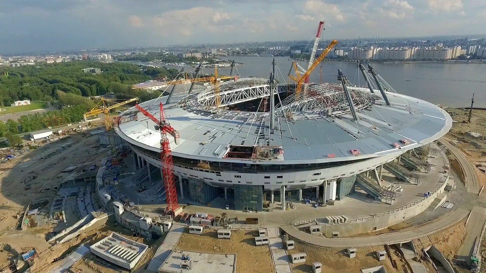 "Яблоко" посчитало  переплаты на строительстве стадионов для ЧМ-2018