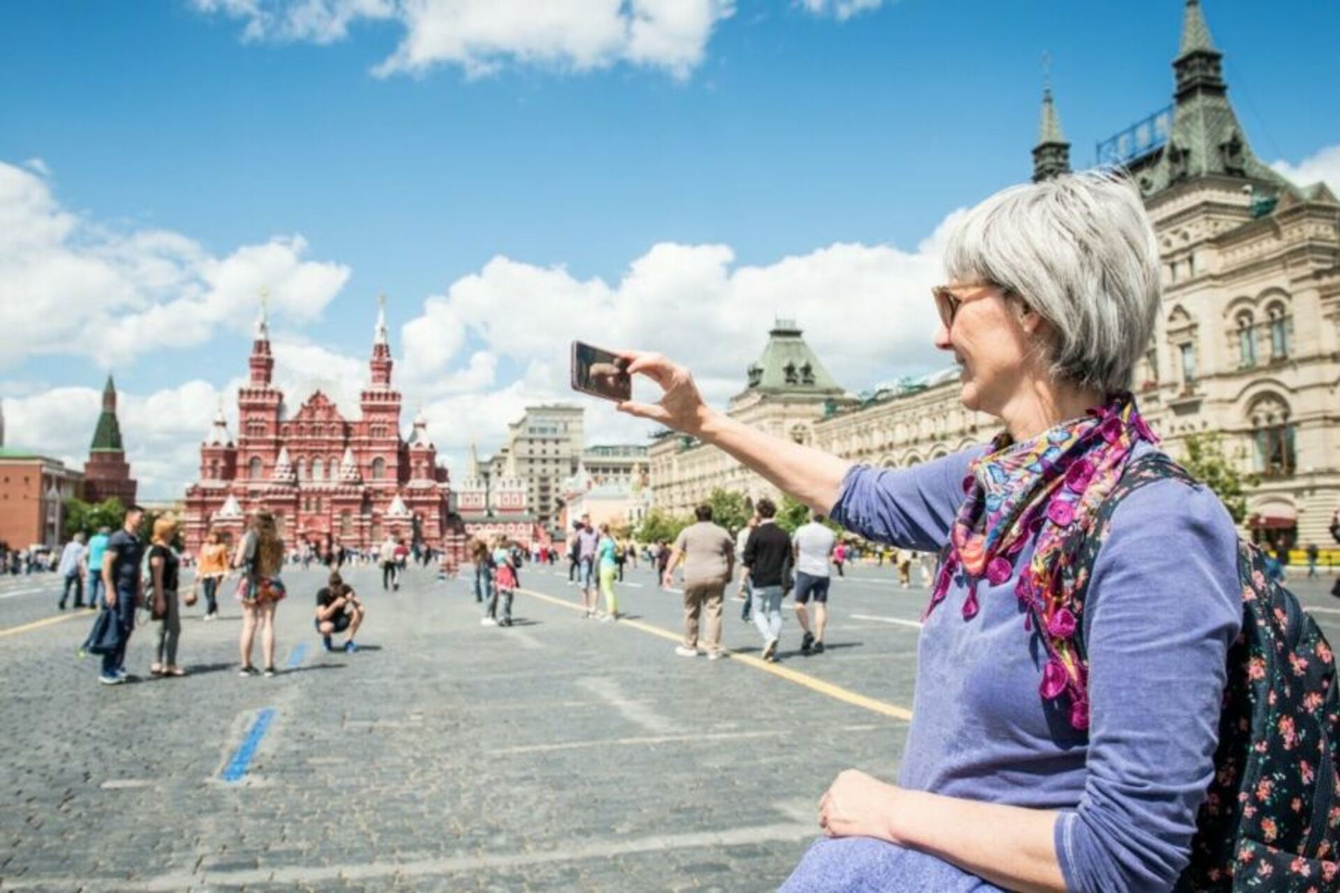 Человек путешествующий по странам. Культурно-познавательный туризм. Экскурсионный туризм в России. Экскурсионно-познавательный туризм. Культкрнопознавательный туризм.