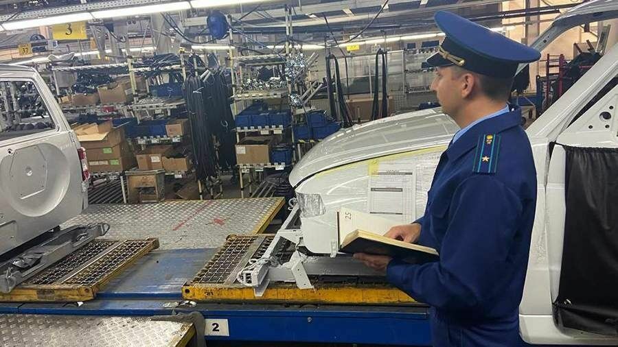Сотрудники УАЗа потребовали повышения зарплаты