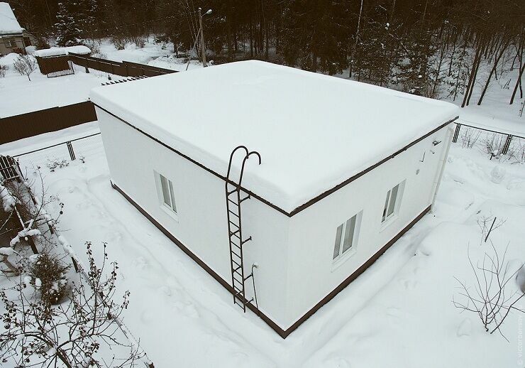 Владелец подмосковного дома доказал и показал преимущества плоской крыши