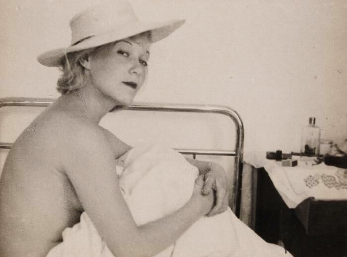 В 1937 году Любовь Орлова снималась в эротических фотосессиях - для себя и мужа