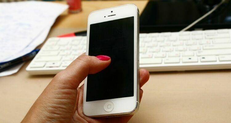 Siri «помогает» мошенникам красть деньги у владельцев iPhone