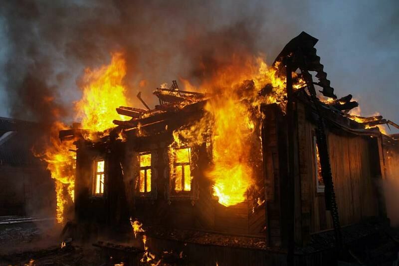 В Геленджике в частном доме сгорела мать с тремя детьми