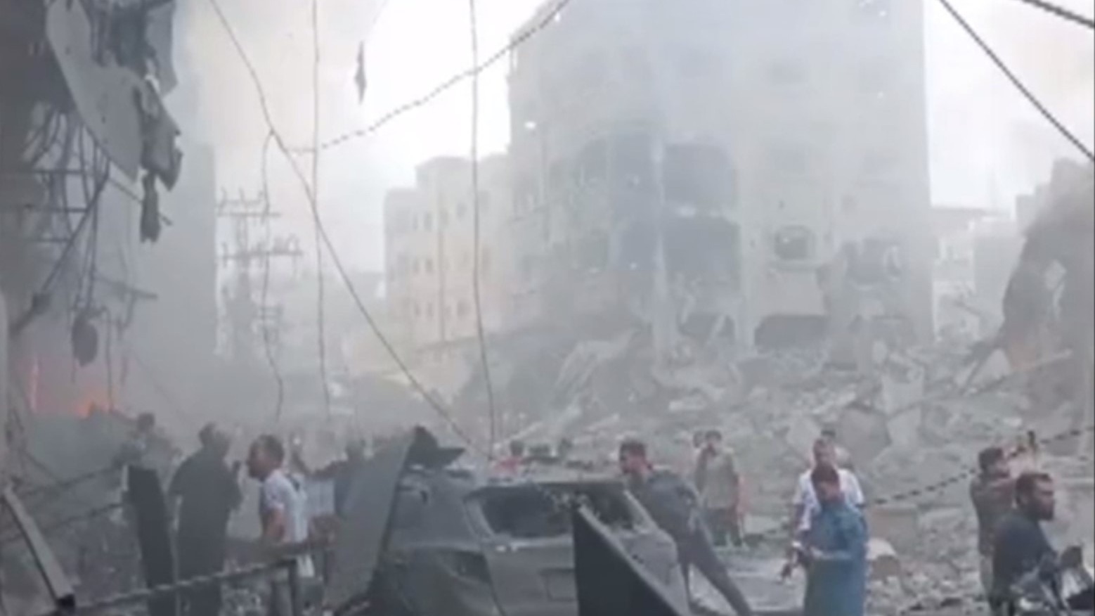 Руины и вой людей под завалами: Израиль нанес массированный удар по сектору Газа