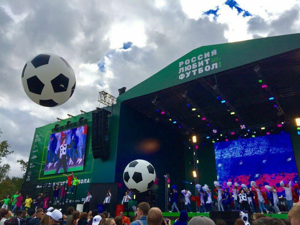 Noize MC и Big Russian Boss выступили на фестивале «Россия любит футбол!»