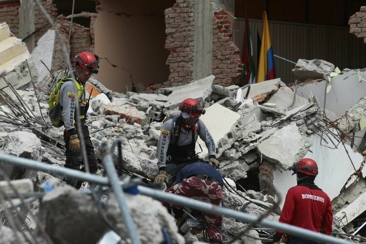 Число жертв землетрясения в Эквадоре выросло до 413 человек