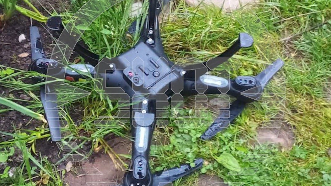SHOT: в Новой Москве пенсионер нашел у себя в огороде упавший дрон