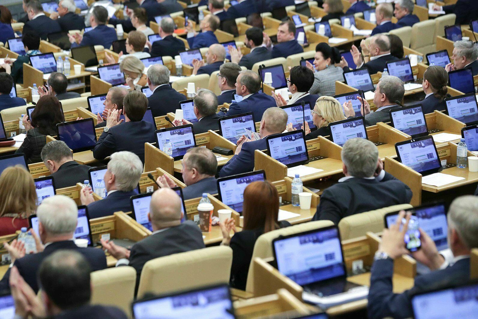 "Закон Кирьянова": бизнес и политики выступили против поправок в закон "О рекламе"