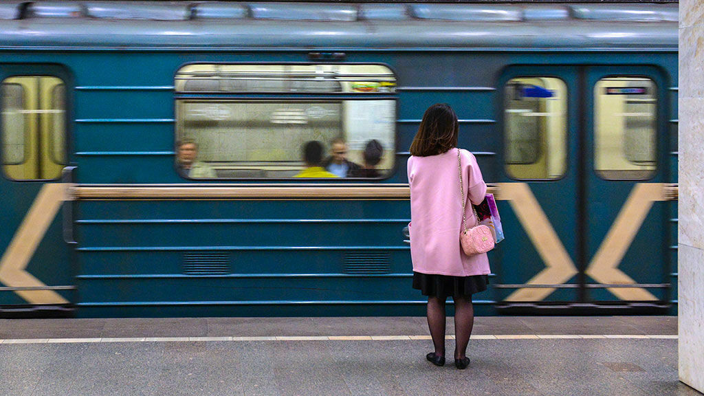 Сбой в движении поездов произошел на Люблинско-Дмитровской линии московского метро