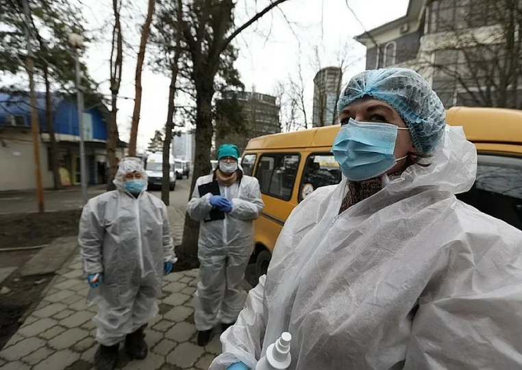 В Крыму медики заявили, что не получают доплату за работу с больными коронавирусом