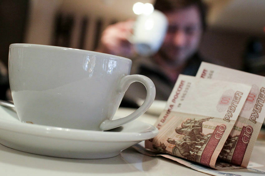 Щедрая душа: россияне оставляют в ресторанах до 7,5% чаевых
