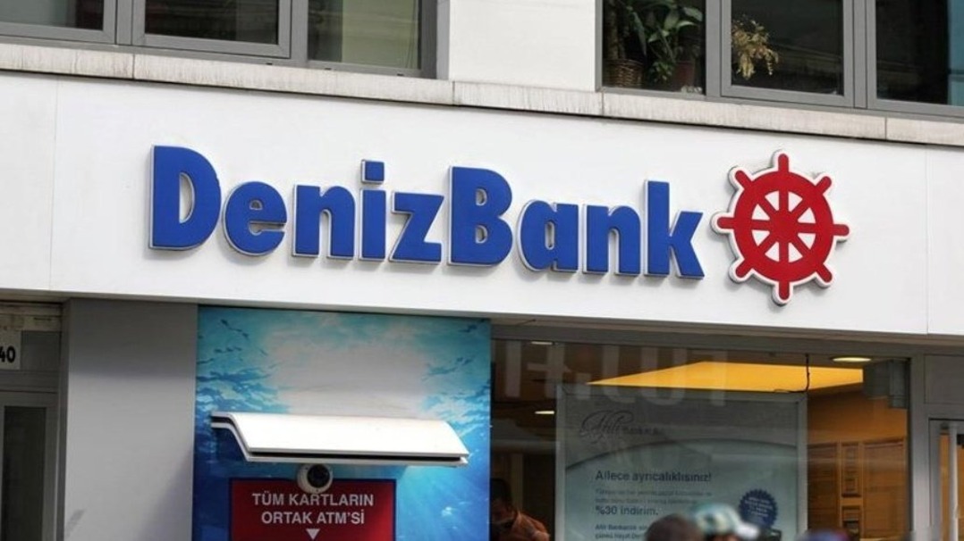 Турецкий Denizbank начал списывать деньги со счетов клиентов-россиян