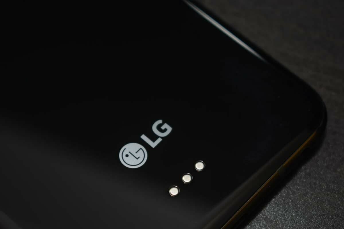 Компания LG прекращает убыточное производство смартфонов