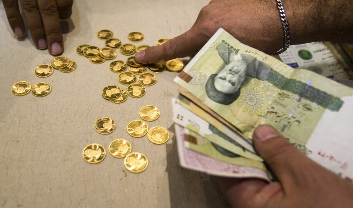 В Иране запретили гражданам иметь более 10 тысяч евро наличными