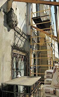 Москвичке восстановят балкон, незаконно снесенный бизнесменом