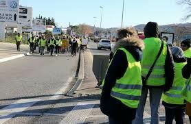 Во Франции "желтые жилеты" завершили протесты