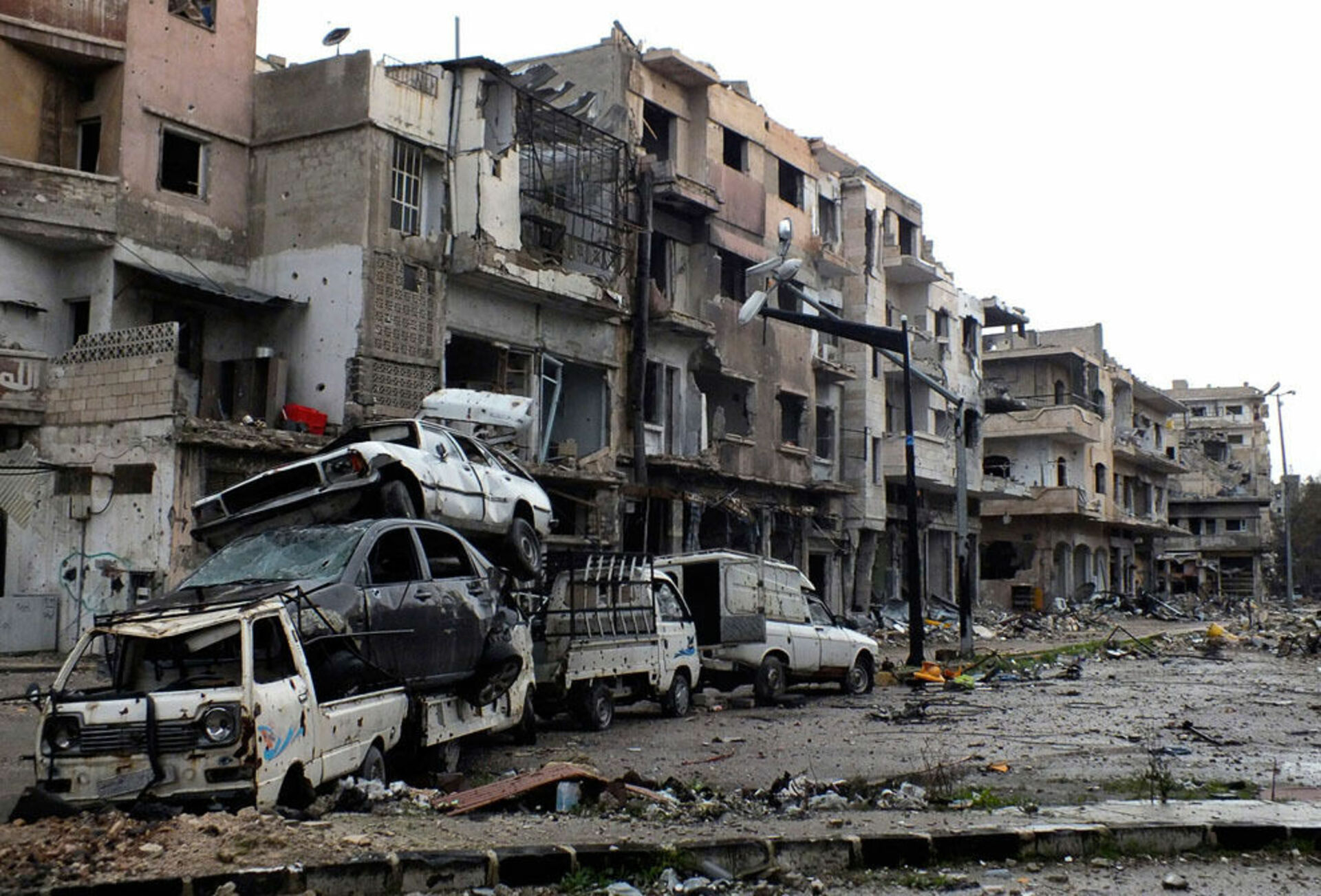 Разбив город. Город Хомс Сирия. Сирия разрушенные города. Город Хомс Сирия сейчас. Разрушенный Хомс Сирия.