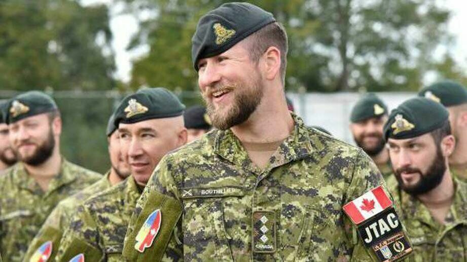 Не по уставам: в канадской армии разрешили носить пирсинг, бороды и маникюр