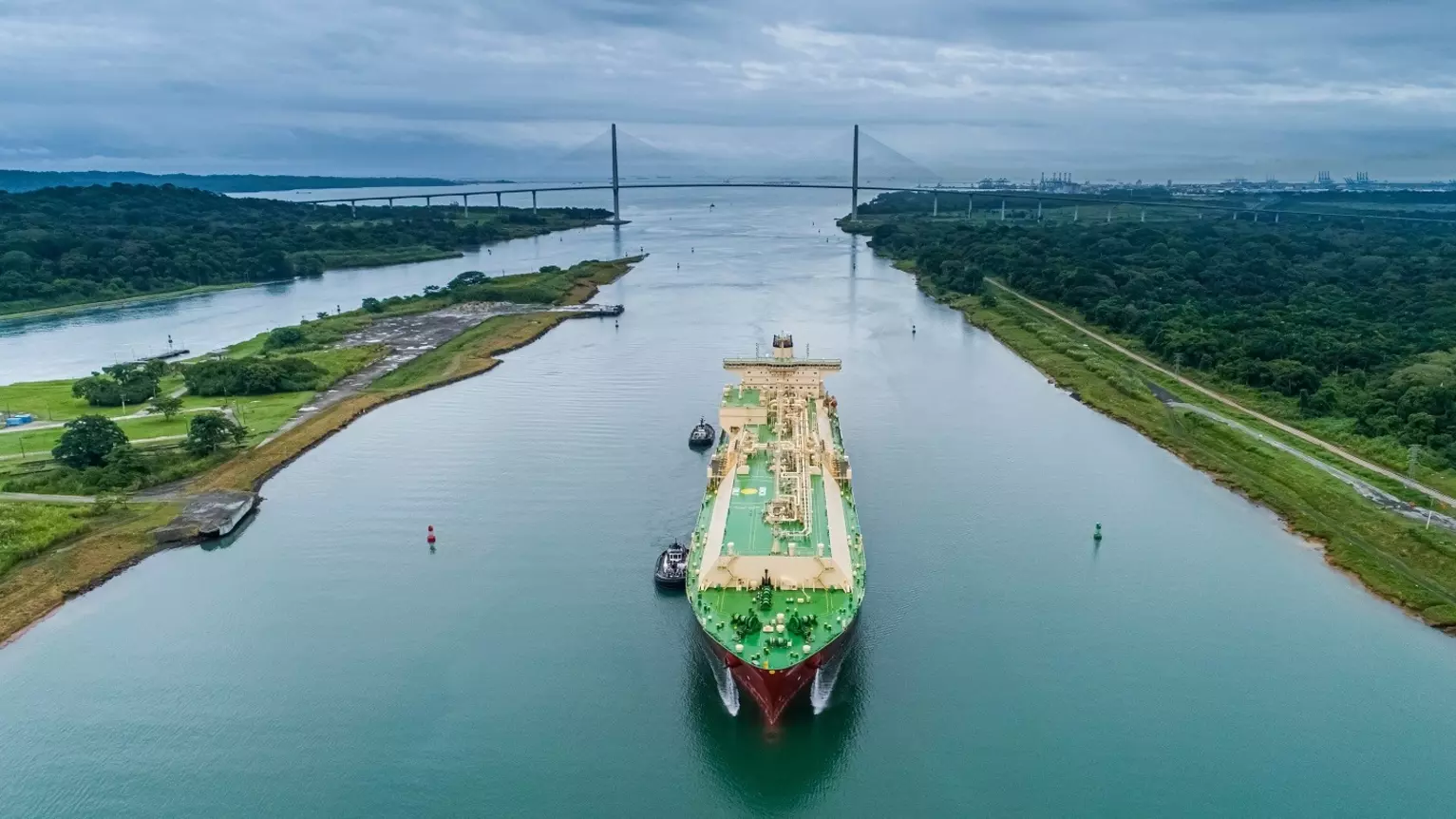 Многоканальная беда: Панамский канал останавливается, Суэцкий — под вопросом