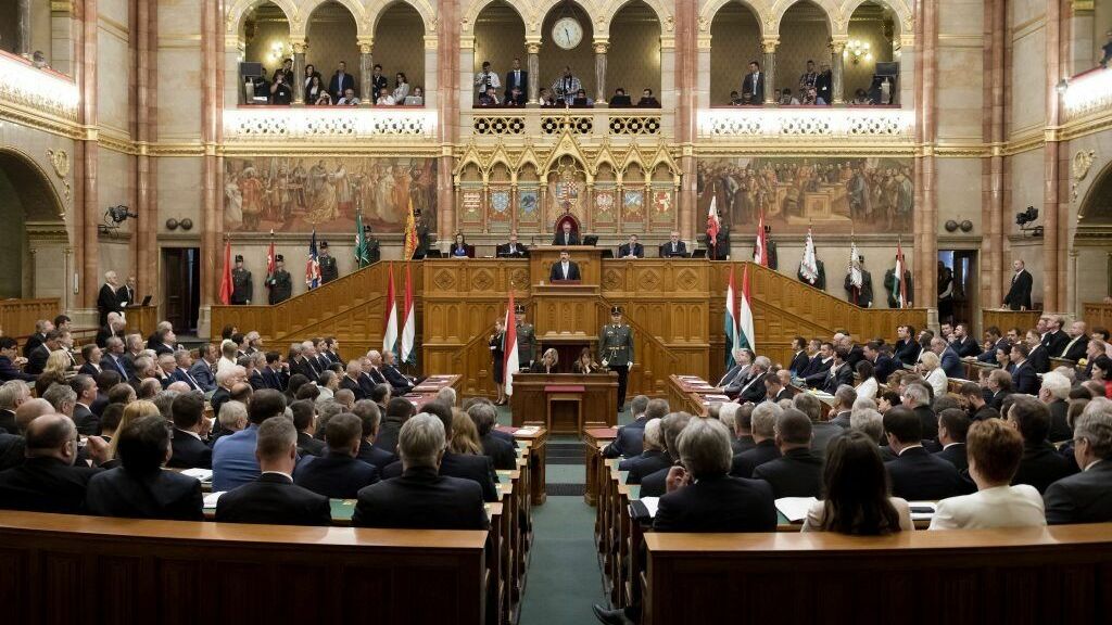 Венгрия снова перенесла голосование по принятию Швеции и Финляндии в НАТО
