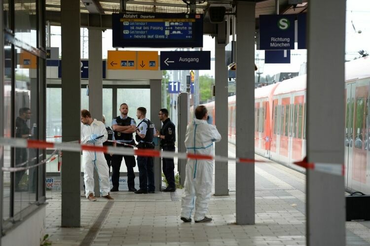 Мужчина напал с ножом на пассажиров вокзала в Мюнхене, пострадали пятеро