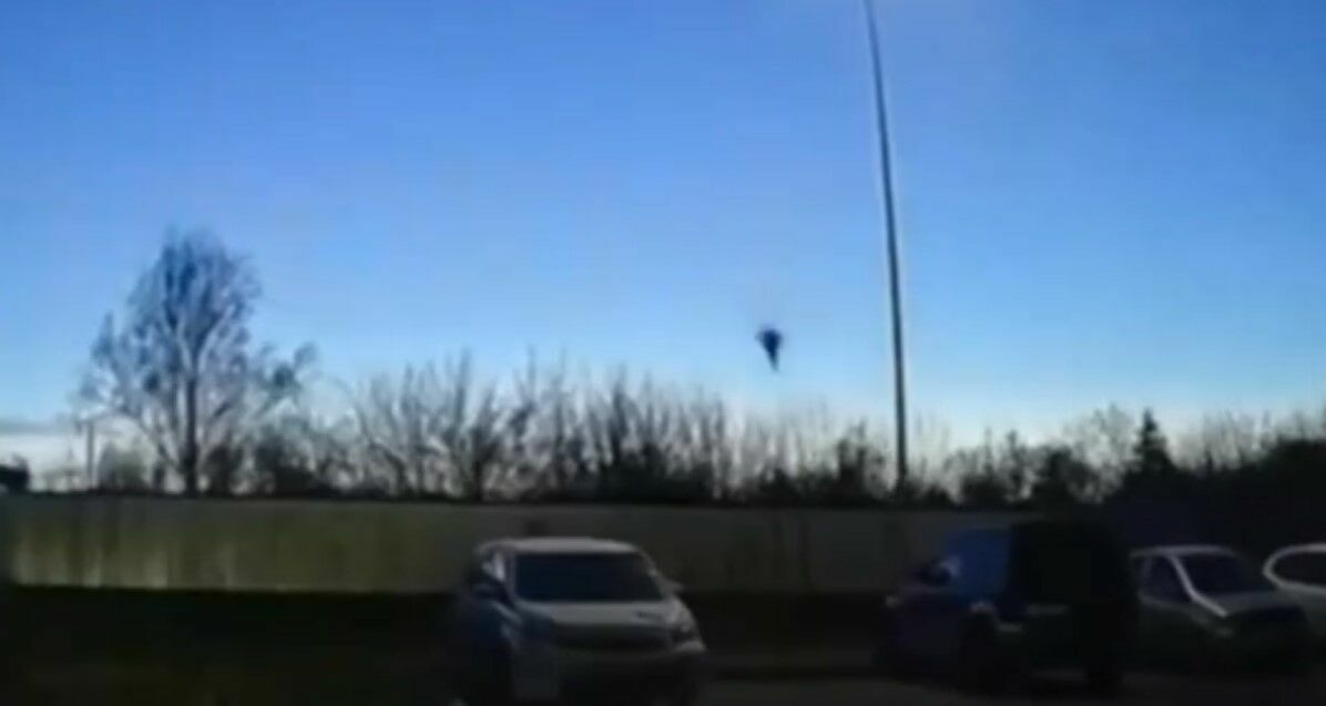 В сети появились видео момента падения самолета в Иркутске
