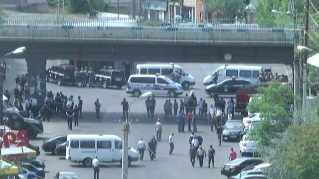 Захватчики полицейского участка в Ереване заявили о начале восстания