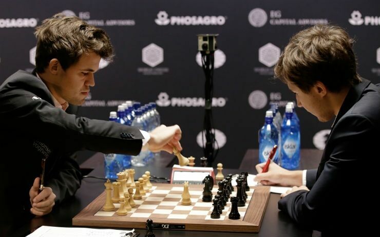 Карякин и Карлсен в заключительной шахматной партии сыграли вничью