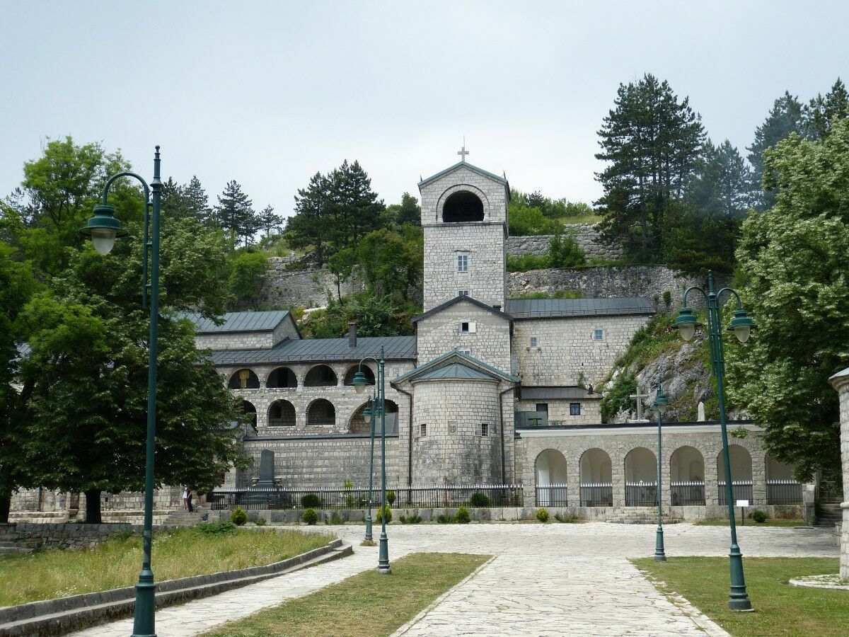 Украинский пример. Теперь и Черногория хочет церковь, отдельную от Сербской
