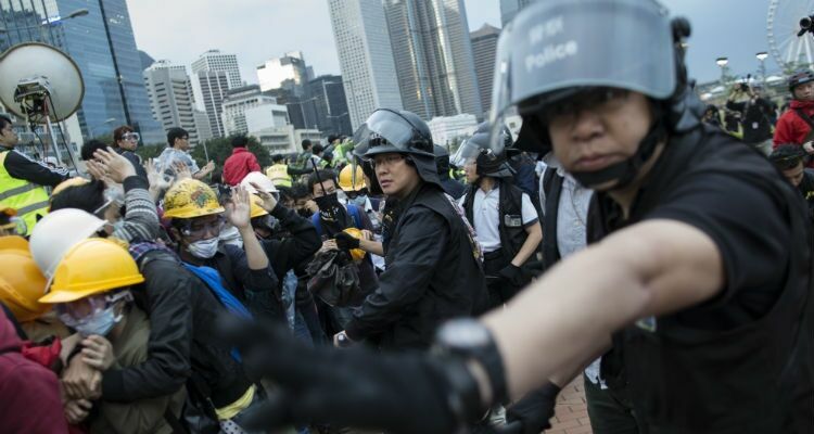 Протесты в Гонконге вспыхнули с новой силой: арестованы 40 демонстрантов