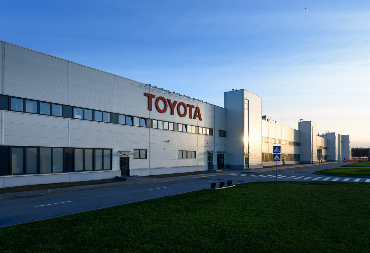 Toyota сократит производство машин в мае на 10%