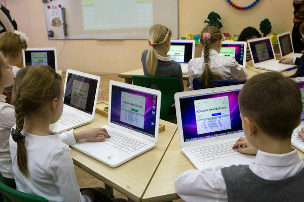 Российских школьников научат защищаться от интернет-троллей
