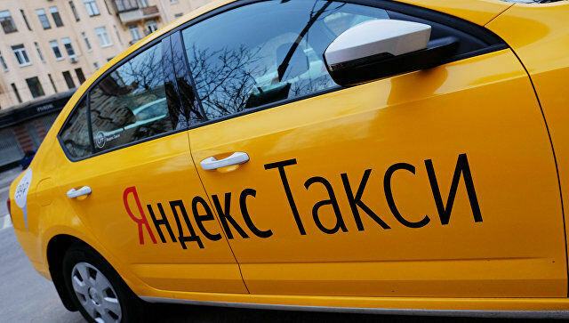 В Москве таксист "Яндекса" сломал пассажирке нос и ногу после замечания