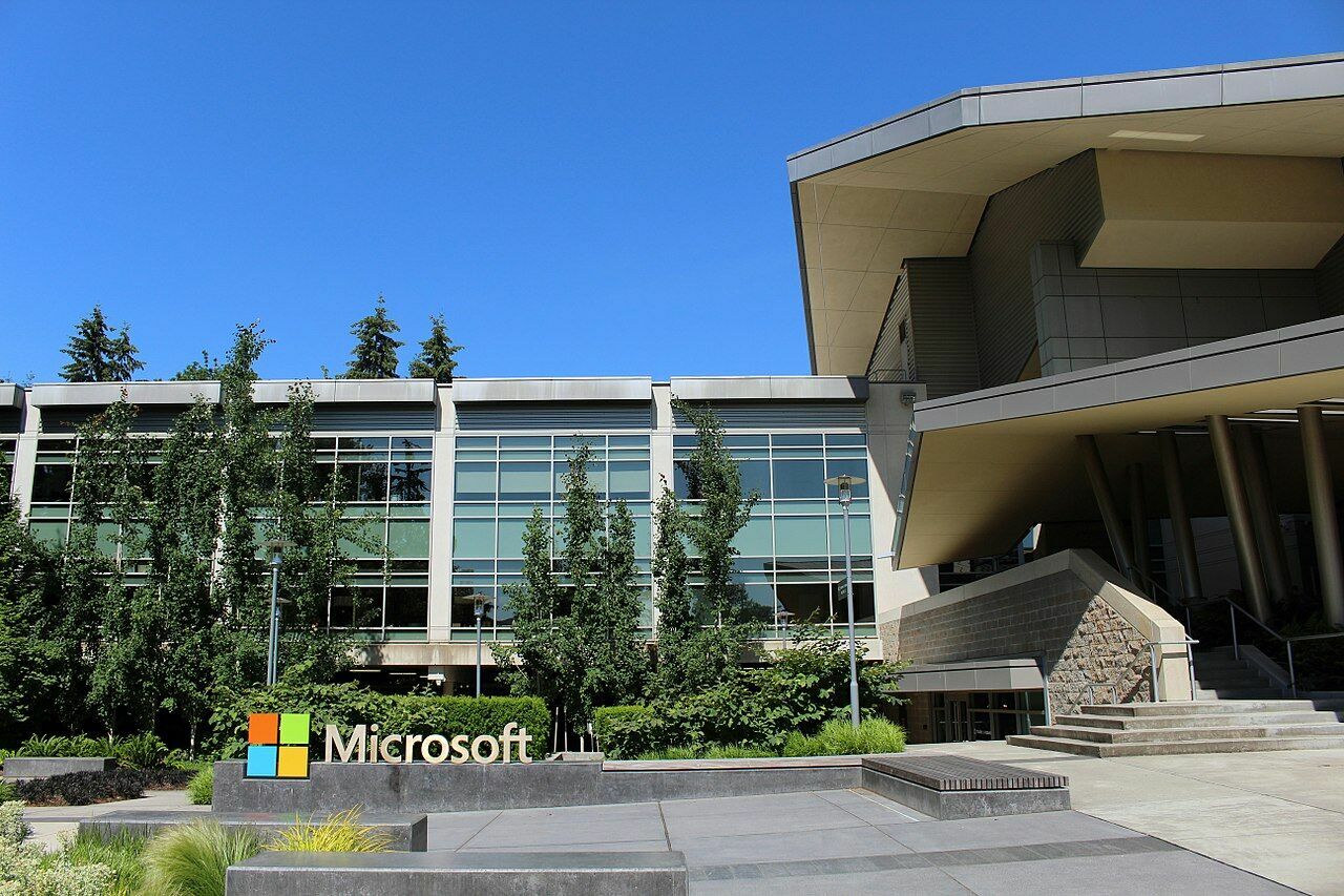 В России могут ограничить работу Microsoft