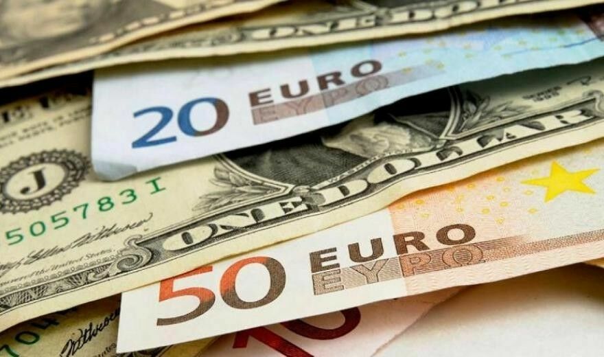 Курс доллара и евро к рублю вновь резко возрос