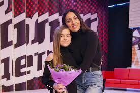 «Первый канал» отменил победу дочери Алсу на шоу "Голос.Дети"